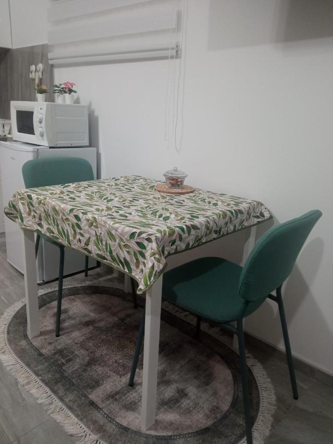 Studio Lotos Belgrado Buitenkant foto